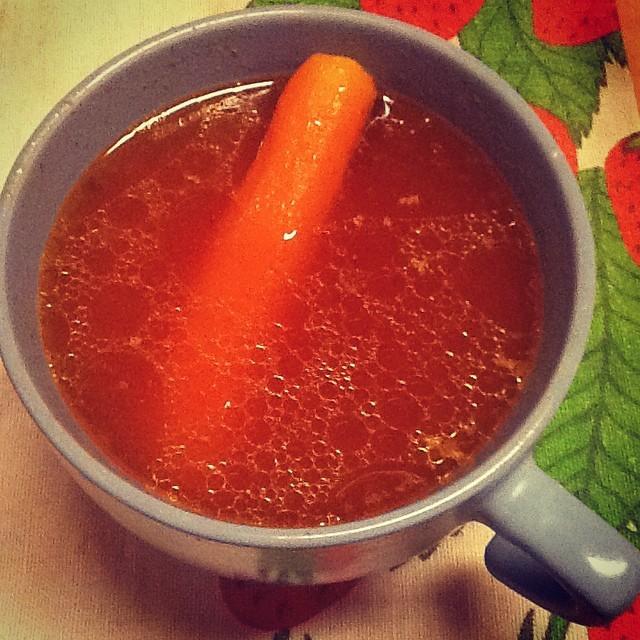 Lukrecjusz's tweet image. #pomidorowa na kaczuszce. Jakość Q #zupa #marchewka #soup #foodporn