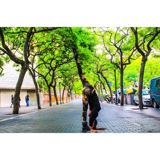 BarcelonaInsta's tweet image. Day 13 of #loveyouyogis #standingsplit I love the trees here! Thanks to @cultureconnex f... ift.tt/1pUofQp