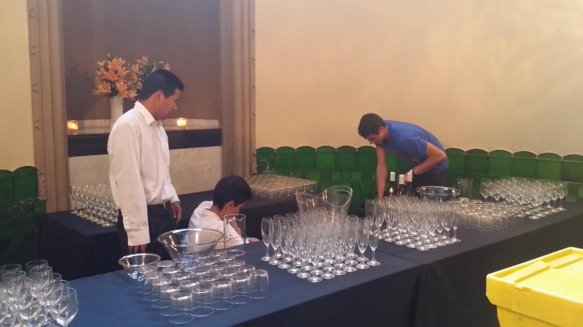 Estudiants d' Hostaleria i  de Grau Superior de Direcció de cuina, voluntaris en el sopar benèfic de Getyourdreams.