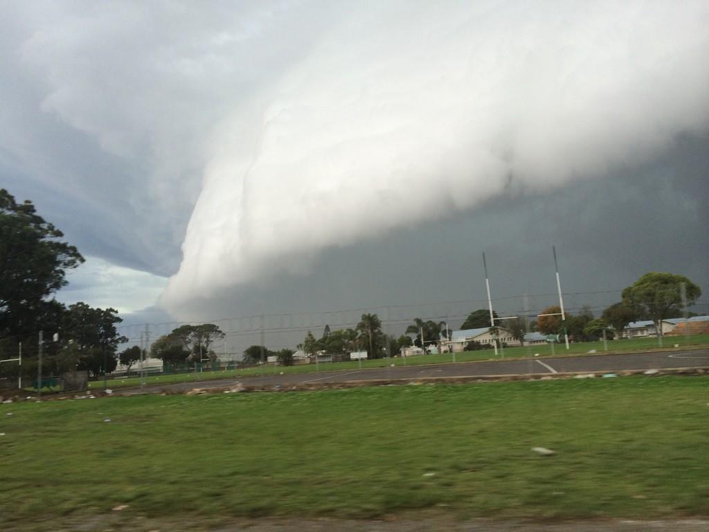 Rooibaat_7's tweet photo. #madcloudcover #storm #elweather ☁️⛄️@JadeSkaliwag @Tristanpringle9 @latham_5 @RouxDean http://t.co/GA6Nsc9mAT