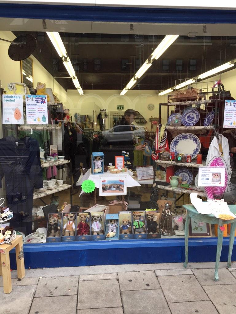 ChaseTakeover's tweet photo. Visit our store today in #Twickenham, #cakes, #raffles and #Meerkats! @SSChospices @sylolap @HelenBrighty http://t.co/8W2Ax6qjwz