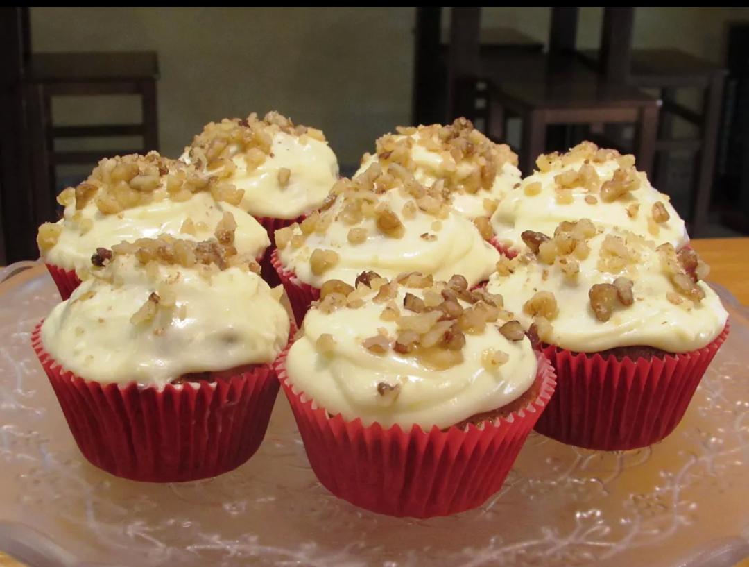 LasPiedrasTP's tweet photo. Cafe + Cupcake de zanahoria y crema de queso 2'5€ http://t.co/5iBcylDAZB