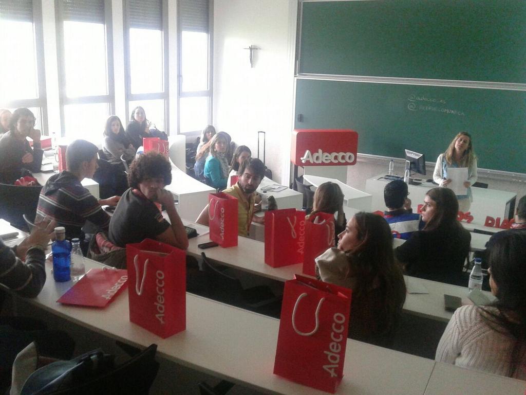 adecco_es's tweet photo. Silvia Virto, Dir. de Servicio de @adecco_es nos habla de implicación, compromiso, responsabilidad @REDFUECOMUNICA http://t.co/Ip6TRrHHmQ