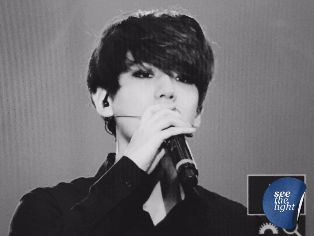 19920506com's tweet photo. 141113 TLP IN FUKUOKA 그림처럼 멈춘 네가 보여 http://t.co/KoNx44bRcI