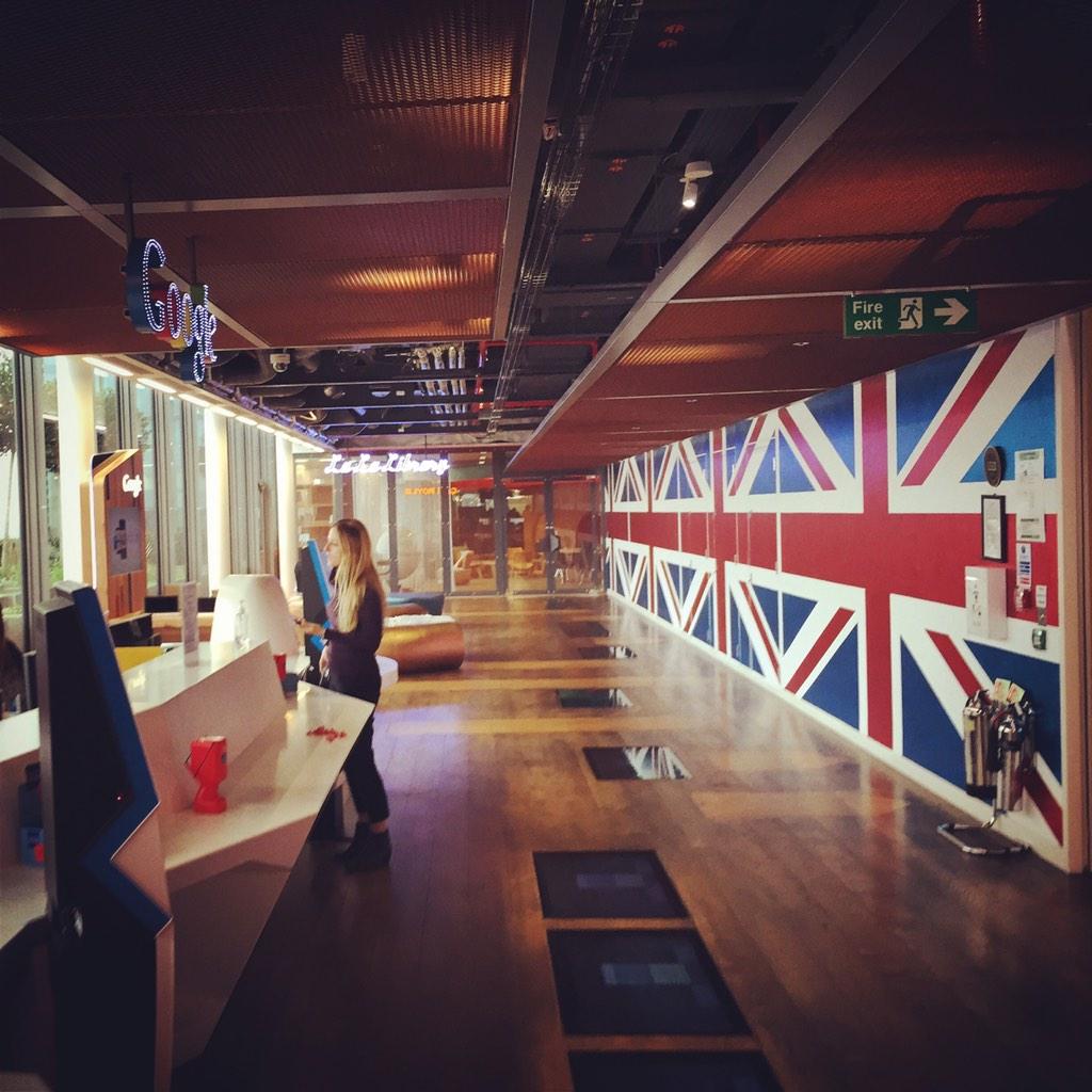 CREA_Geneve's tweet image. Super visite des bureau de @Google ! #Digital3London #Googlelab