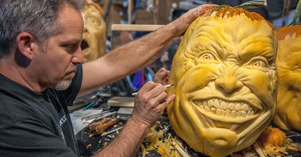 OMGFacts's tweet photo. Pumpkin Carving Is Supposed To Be Scary, But These Are ACTUALLY Scary. OMG ---> http://t.co/OByTlZTsax http://t.co/qTH0umGNRo