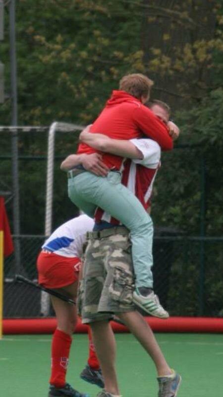 Oud nieuws <a href="/LoicNelis/">Loic Nelis</a> NUnl: Langste ontmoet kleinste man ter wereld: nu.nl/opmerkelijk/39… ”