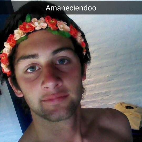 Aberdare2014's tweet photo. Es obvio que hoy no llega a el boliche http://t.co/I5bT8lJC0b