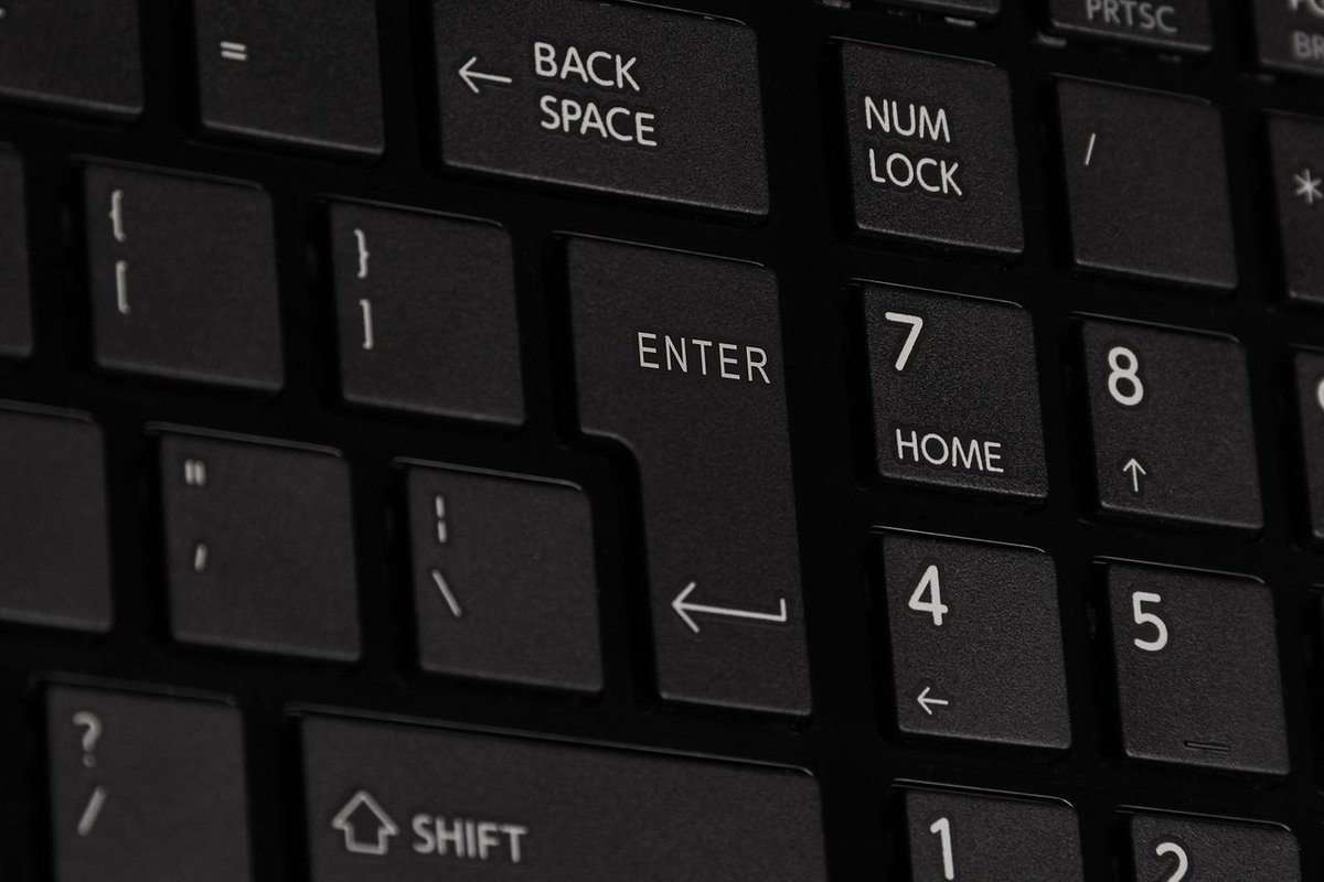 bbj_hu's tweet image. Sales of PCs grow 24% while tablet sales to decline: bbj.hu/economy/sales-… #Hungary  #computerscienceproblems