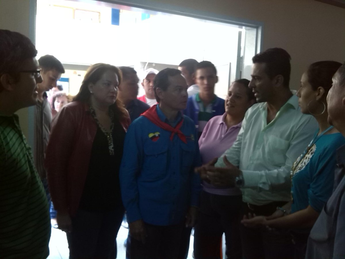 Gobernador apoyando la Educación Sábados Pedagógicos. <a href="/HectoRodriguez/">Héctor Rodríguez C.</a> <a href="/fundaCenamec/">Fundación Cenamec</a> <a href="/NicolasMaduro/">Nicolás Maduro</a> <a href="/atiendemeZET/">At. al Ciudadano ZET</a>
