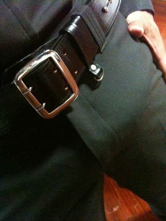 ppfuck11's tweet photo. "@piyapong1306_1: นี่ก็เงี้ยน http://t.co/T5Zfx8QhQ7"อยากปลดเข็มขัด ตะขอ ซิบ แล้วค่อยๆดึงกางเกงลง
