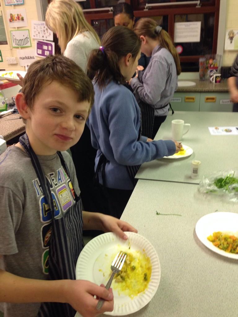 Curry all round! <a href="/HLNLeeds/">HealthyLivingNetwork</a> <a href="/BARCALeeds/">BARCA-Leeds</a>