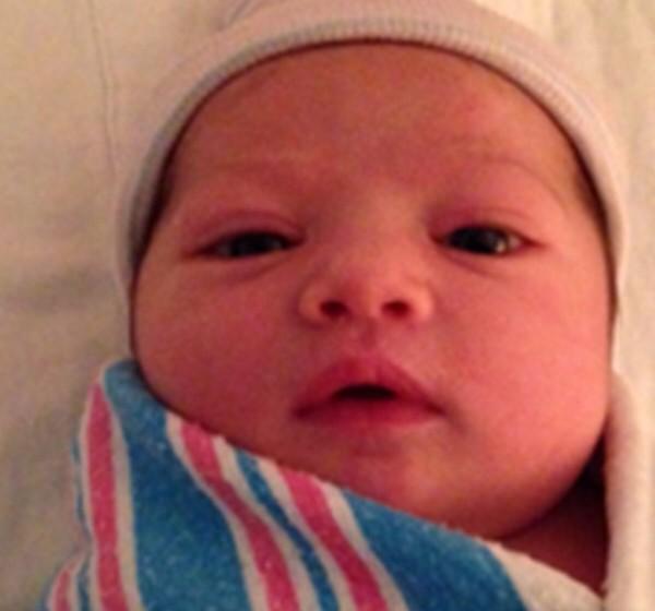 WellandMay's tweet photo. All my dreams came true today, welcome Mary! http://t.co/3AnUDefh0Y