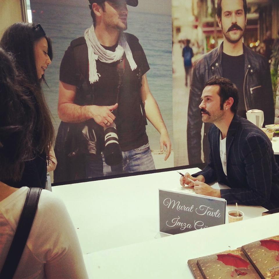 Pazar günü 13:00-15:00 arası,Salon 10 stand 106'da #hanfendibibakarmısınız imza günü var.Bakamayan kaldıysa beklerim!