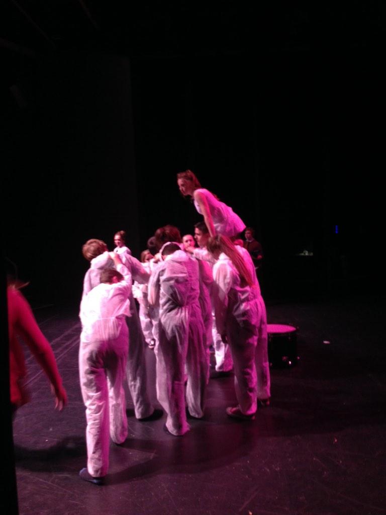 Llongyfarchiadau i griw blwyddyn 10 TGAU Drama! Perfformiad gwych o'r Tempest! <a href="/TaliesinSwansea/">Taliesin Arts Centre</a> <a href="/ssf/">shahzad shafique</a> #sêr #prowdiawn