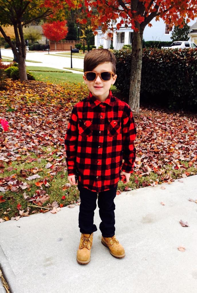 hausofclowdus's tweet photo. A baby crip never looked so fresh. http://t.co/zUSYSLGk8Z
