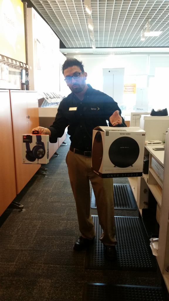 WataugaStore's tweet photo. @Bobnlikesthis @lou_granberry Daniel Jacobs isnt gonna let Alfred get all the tweets!!! http://t.co/KP0ExNrXzF