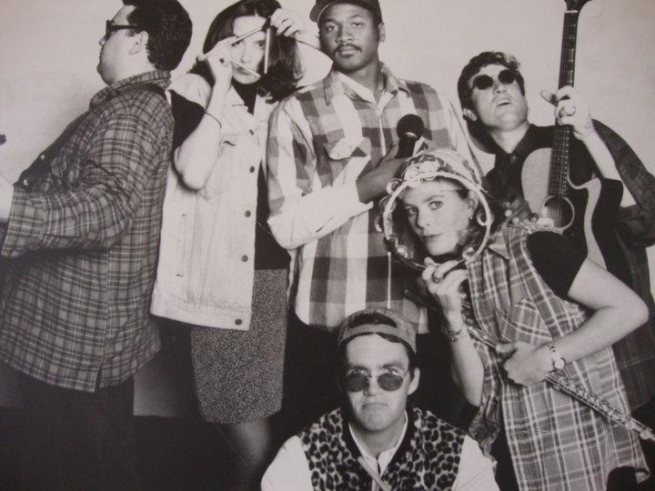 Second City ETC cast in Chicago back in 96 w/ birthday boy Neil Flynn on the bottom.  HAPPY BIRTHDAY, NEIL! 