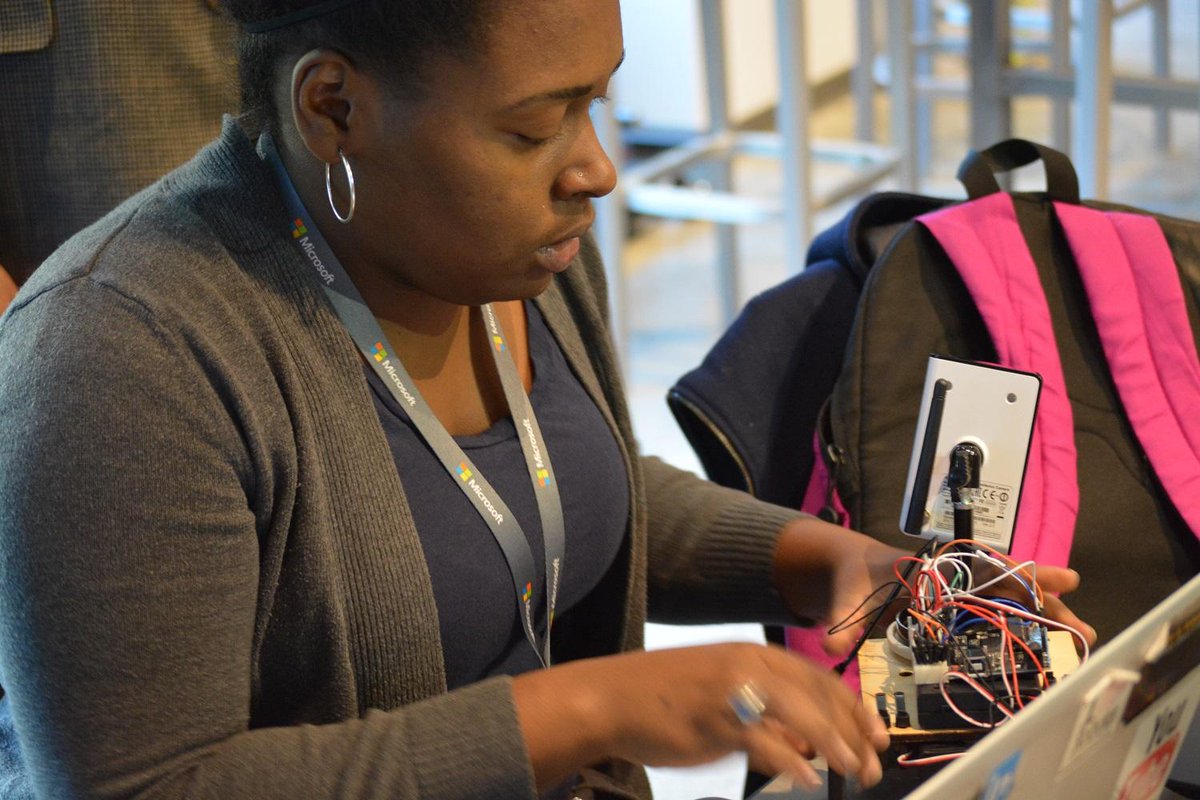 Jcaret2's tweet photo. Day 2: UAF Hackathon Troubleshooting Mode @SpelmanCollege @Microsoft @SpelBotsTeam #spelmanstem
#BeU http://t.co/a67QSzB1u3
