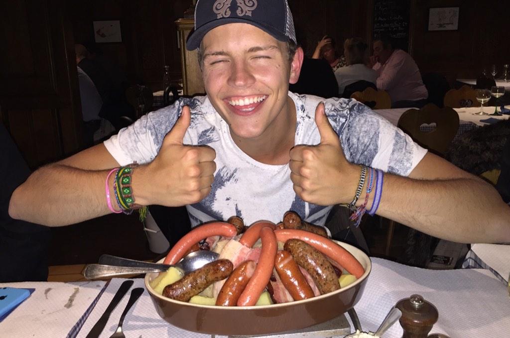 jeromejarre's tweet photo. VIVE LA CHOUCROUTE ET VIVE LA FRANCE!!! 🇫🇷 http://t.co/46SenfqUj4