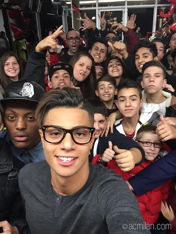 B2V51tOIQAAiv1q.jpg:large