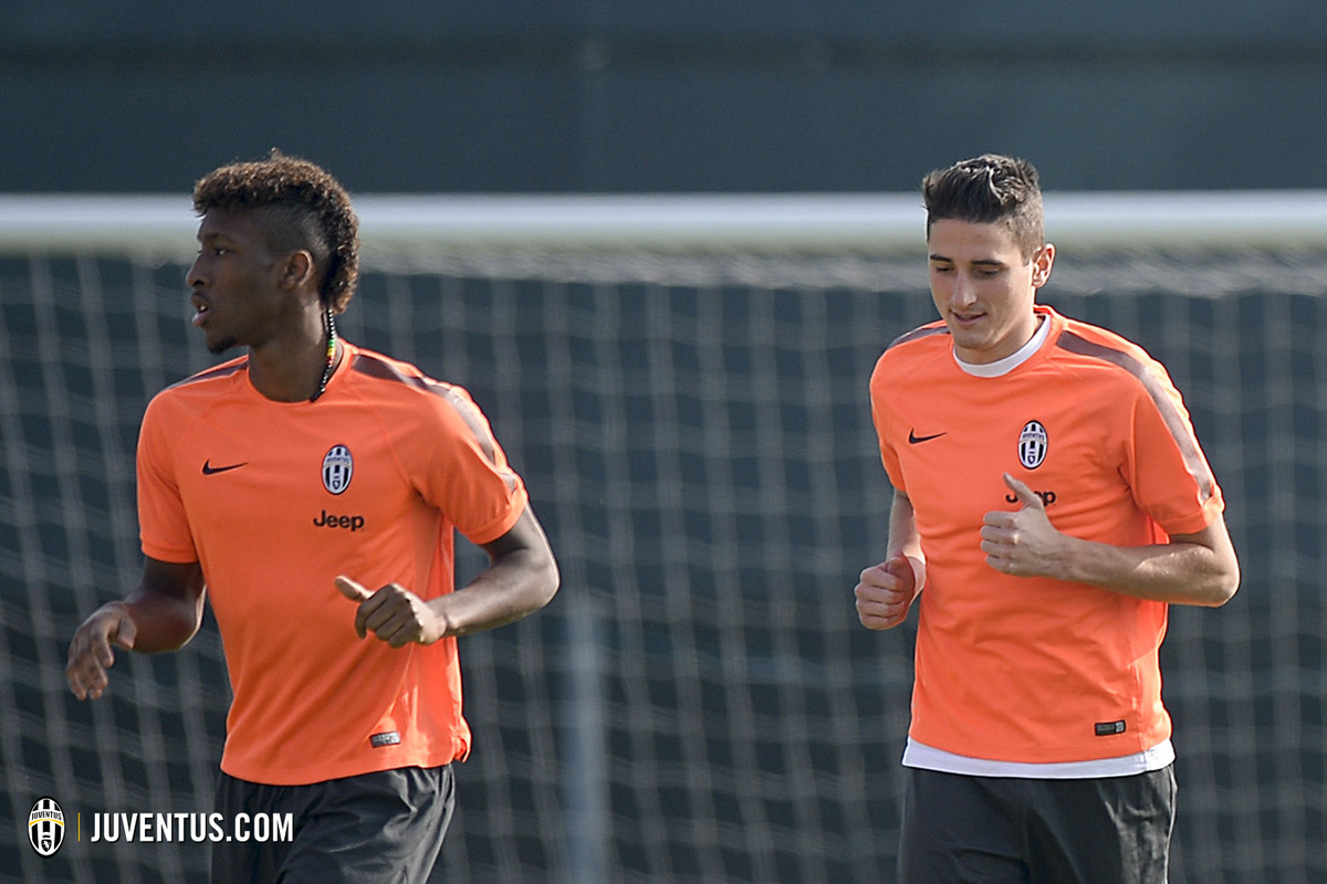 juventusfc's tweet photo. Stasera si sfidano in nazionale due nostri giovani campioni: Coman e Mattiello. Che vinca il migliore!  #ITAFRA http://t.co/TOmr6KjyHT