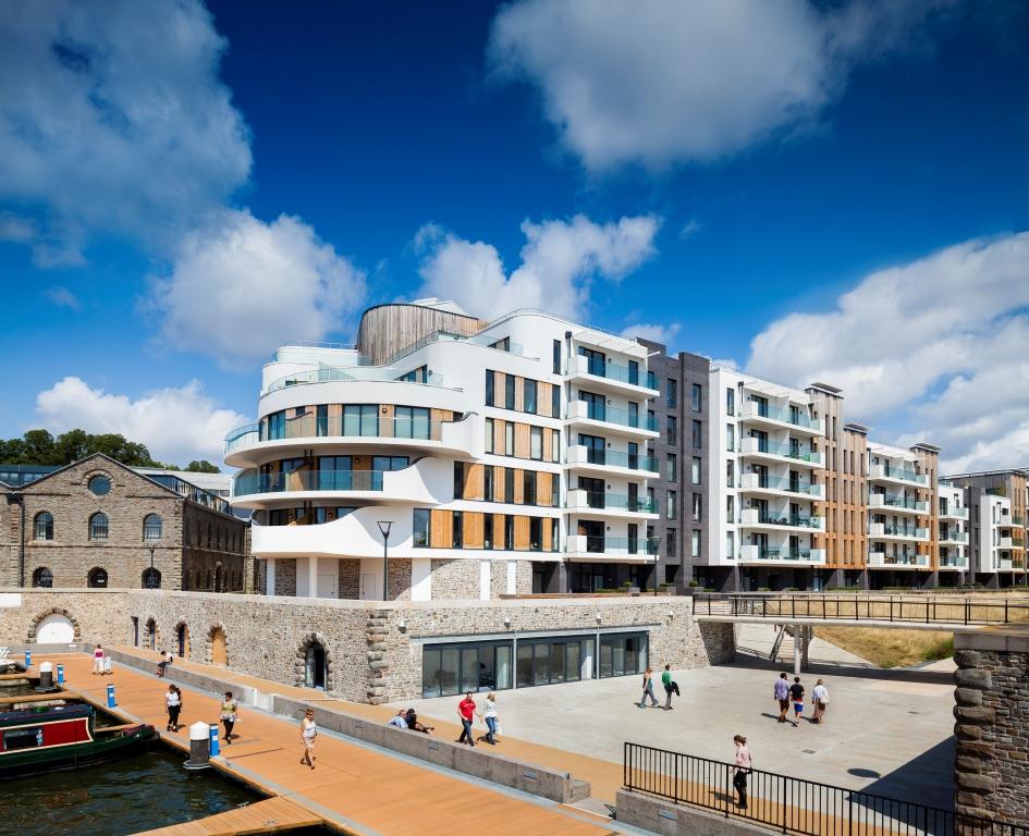 harboursidebris's tweet photo. Only 2 apartments left @harboursidebris with views of the water - #HelptoBuy also available plus furniture http://t.co/mK0tsfrjBD