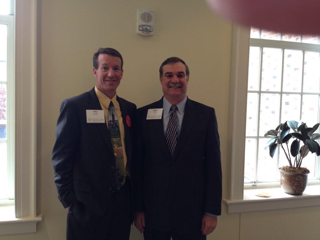 drmichaelseiler's tweet photo. @drmichaelseiler: Roger Pratt, PREI legend visiting W&amp;M Real Estate  #whymba @WMSchoolofBiz http://t.co/KVNhQia9R3 http://t.co/HCN7bIT8db