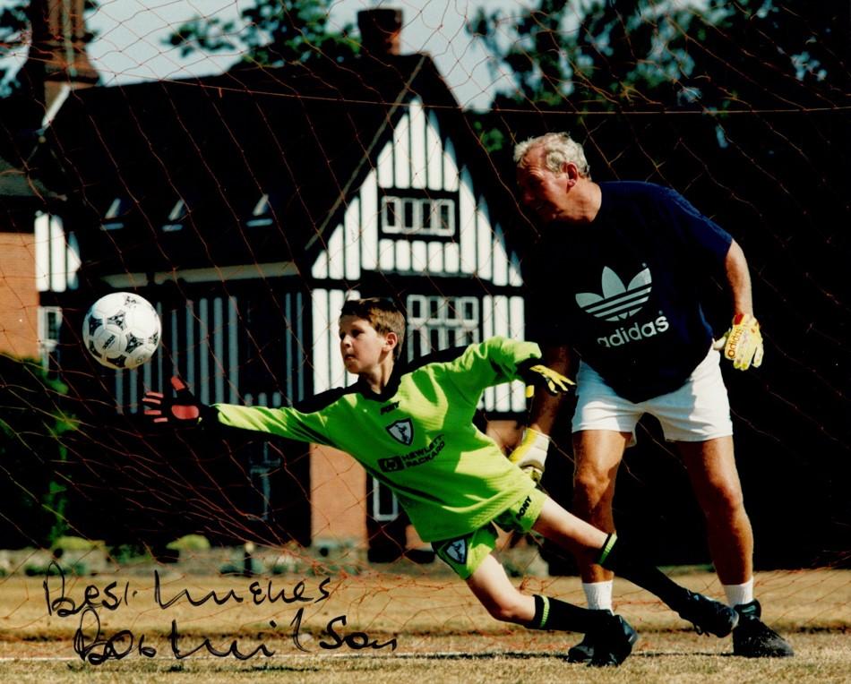 matthewlbarrett's tweet image. My #PassForSchool. Under the watchful eye of Bob Wilson @BobWilsonBWSC. Definitely saving that! @WesternUnion