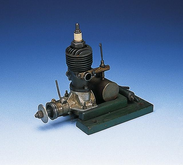 OSEngines's tweet photo. O.S. Type 3 Engine- 1938 #throwbackthursday http://t.co/gB7YAnbOwF