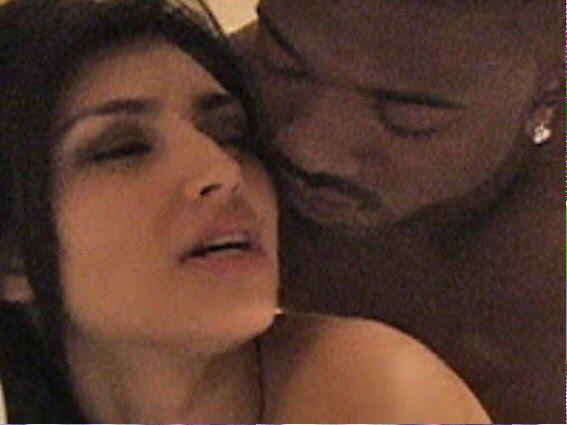 MotionToSass's tweet image. Throwback to the original time @KimKardashian broke the internet. Thank you for proving history repeats itself.