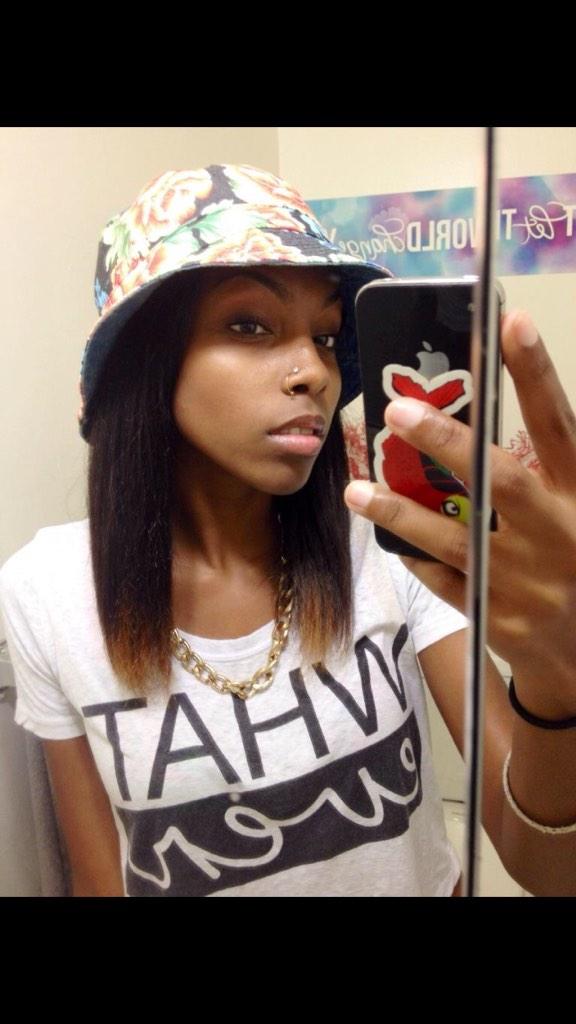 Finest_Southern's tweet photo. @asiaxxiii 😊👋 http://t.co/oCm9j4Kzya