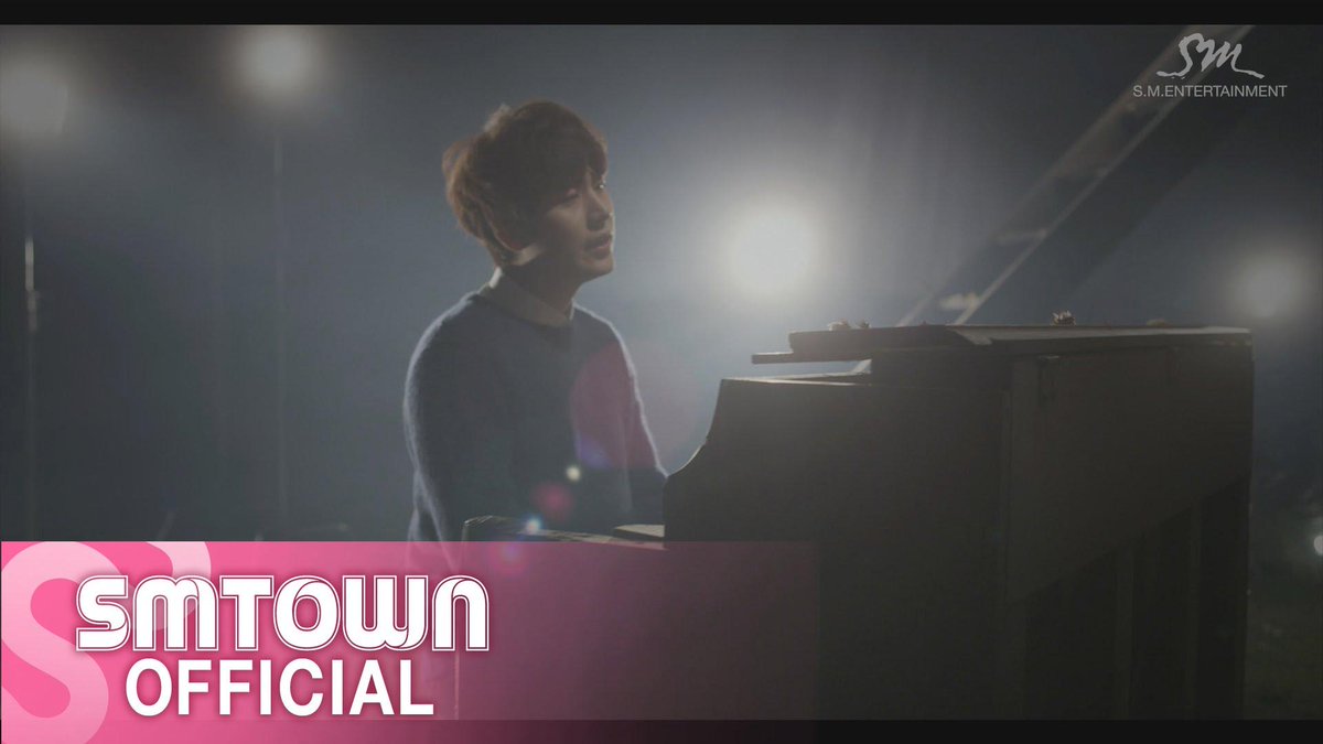 allkpop's tweet photo. Kyuhyun releases 'At Gwanghwamun' MV!
http://t.co/eMsmCLZNLC http://t.co/4ji1MRB0UM