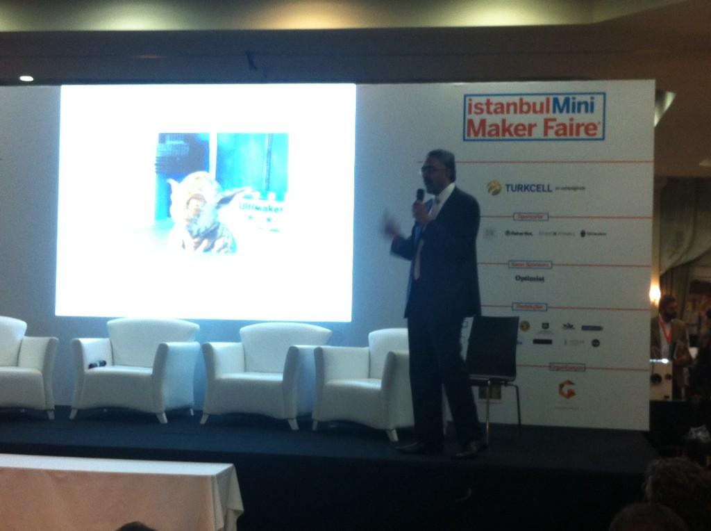halilaksu's tweet photo. Turkcell #TeknolojiZirvesi #MFIST2014 @Ultimaker #3dprinter #MakerFaire #makerhareketi Ultimaker shares their journey http://t.co/SkiXcOVXpG