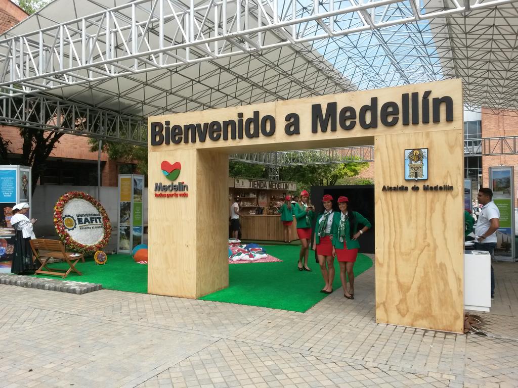 traveloperator's tweet photo. @trivago_co @simlewis @PROCOLOMBIACO we say #welcometomedellin @matraqueando @QueLlevar http://t.co/fO7pPhmMUI