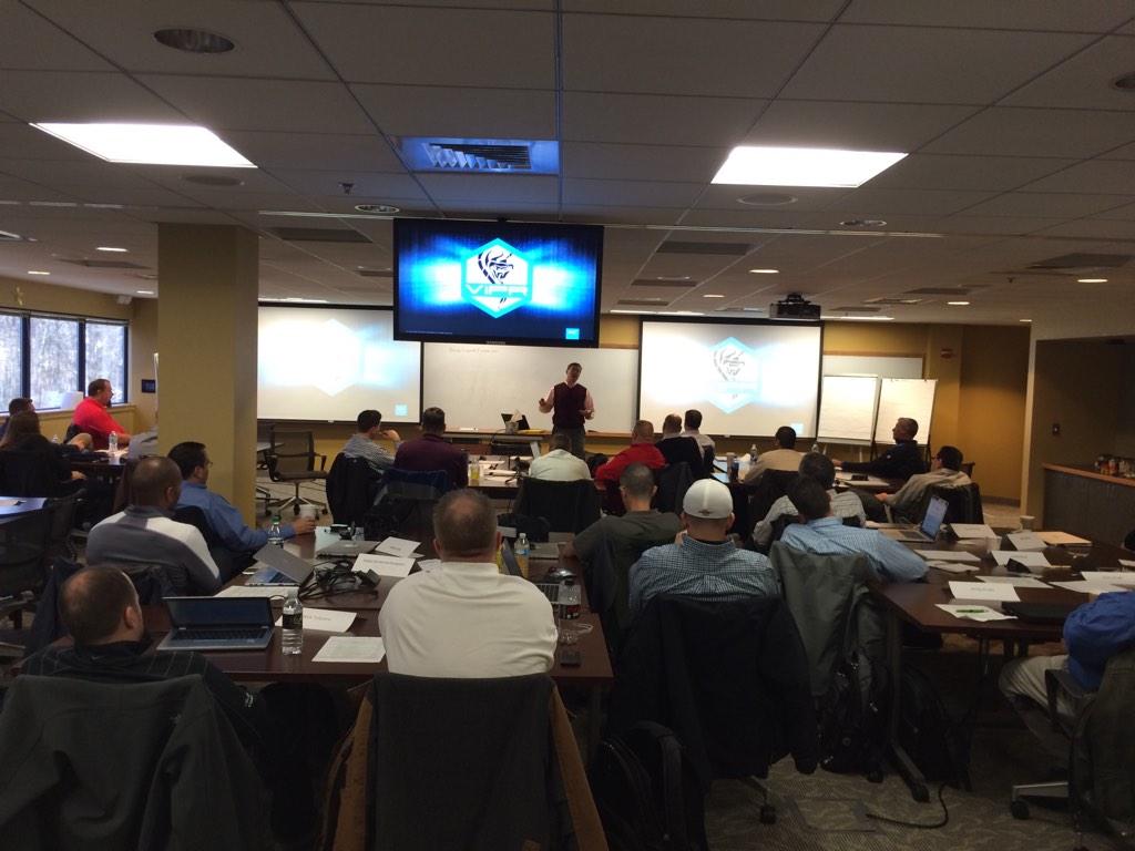 JessicaLongly's tweet image. Looks like a full house! RT @cwenzel: ViPR day with the #CDW SA team at #EMerCion #class16