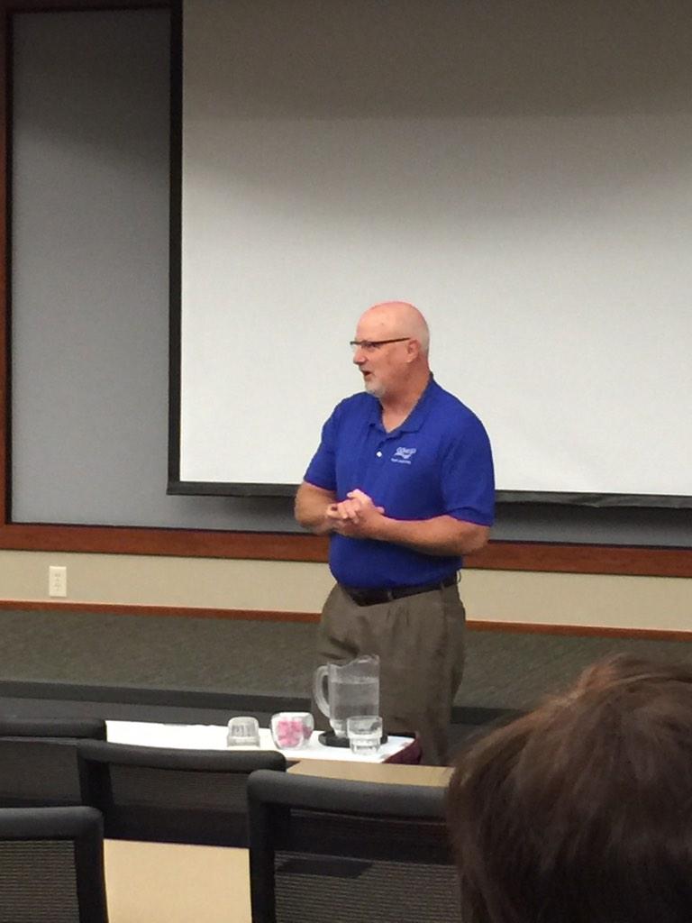 KAESPKansas's tweet photo. @NAESPzone8 addressing @KAESPKansas one the status of NAESP. http://t.co/lLJHiTKHgV