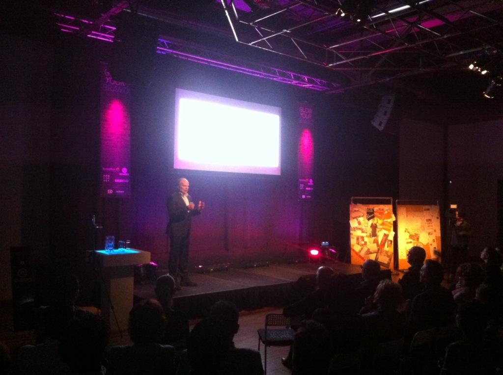 Peter Rovers vertelt over het 'Connected Stadium' van het Philips Stadion. #gyb14