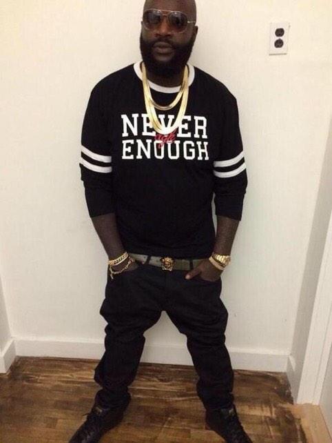 RawT413nt's tweet photo. Yoo what pears is he eating?! http://t.co/sfqesaais2