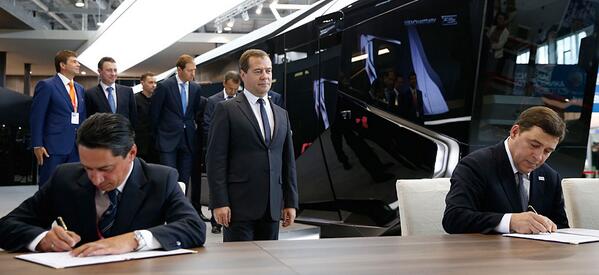 TramR1's tweet photo. Я и @MedvedevRussia http://t.co/dfW6qeMkJg
