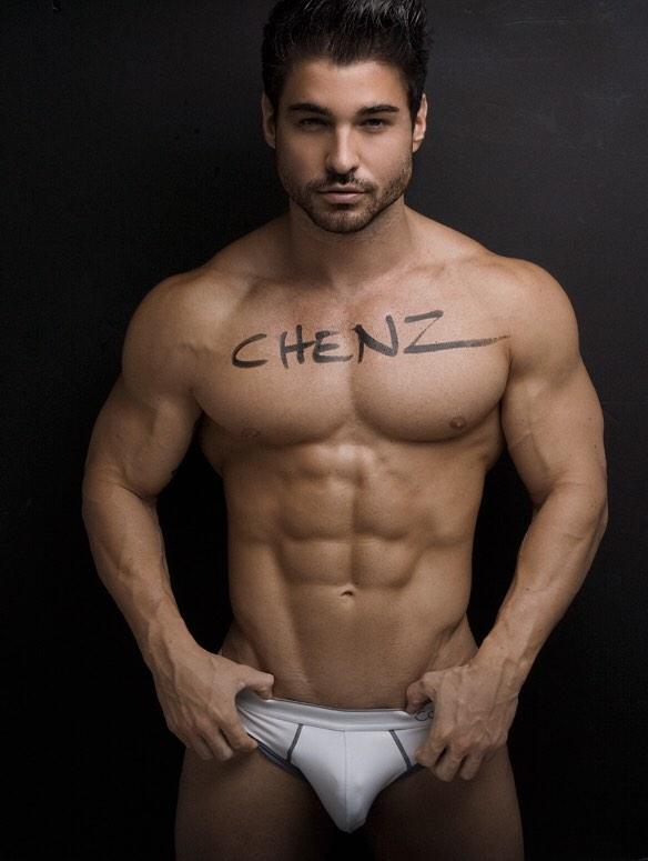Derick512's tweet photo. "@Chenzolorenzo: Still one of the best 😏. #Chenz #TBT 

Photog: @Derick512  http://t.co/ITxVfiOo21"