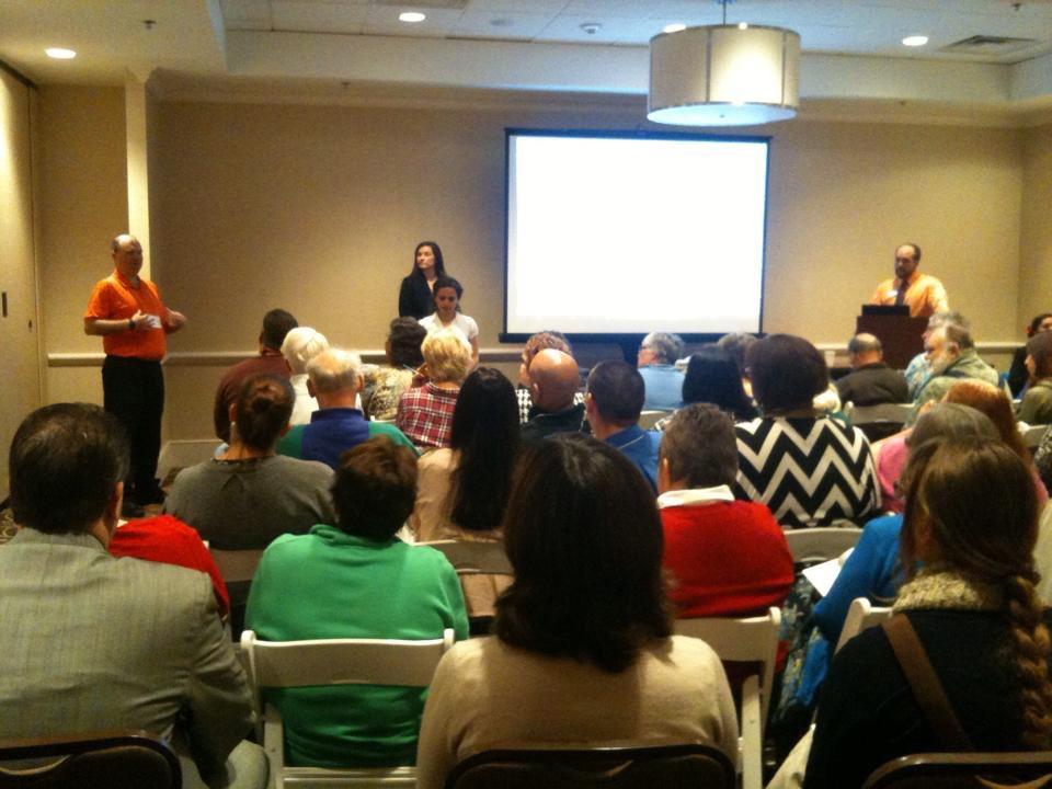 JimstaJC's tweet photo. Just finished sharing the work-ordered day. Mental health advocacy #usaclubhouse2014 http://t.co/7dRtYIeS6U