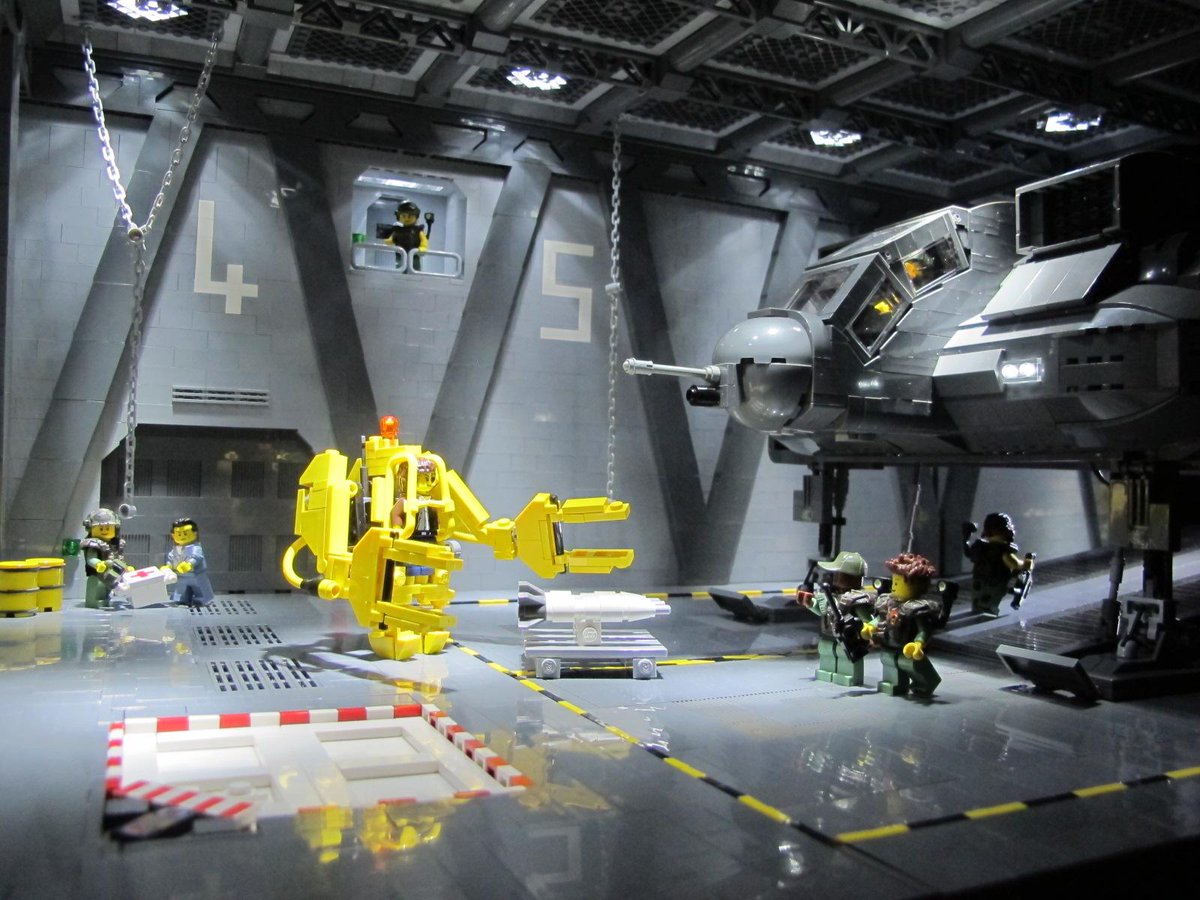 "Where do you want it?" #Lego #Aliens flickr.com/photos/7627233…