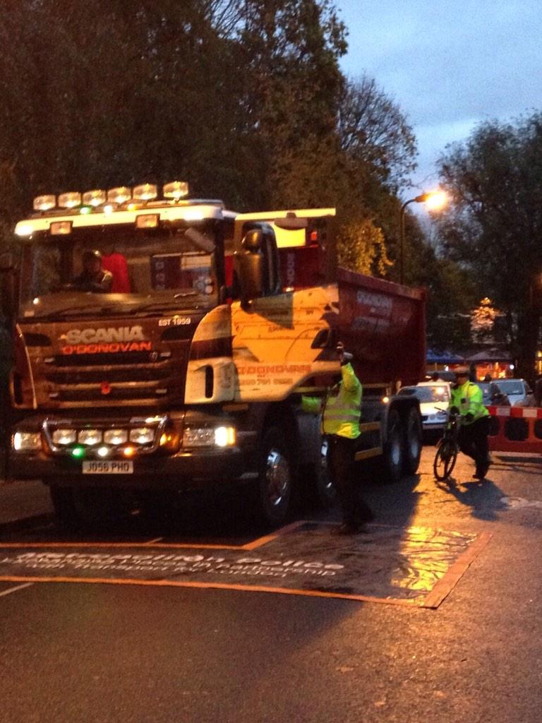 hackneycouncil's tweet photo. Cycle home by London Fields? Free bike checks &amp; security marking &amp; get a HGV-driver's view of the road #cyclehackney http://t.co/GgixKv8nNW