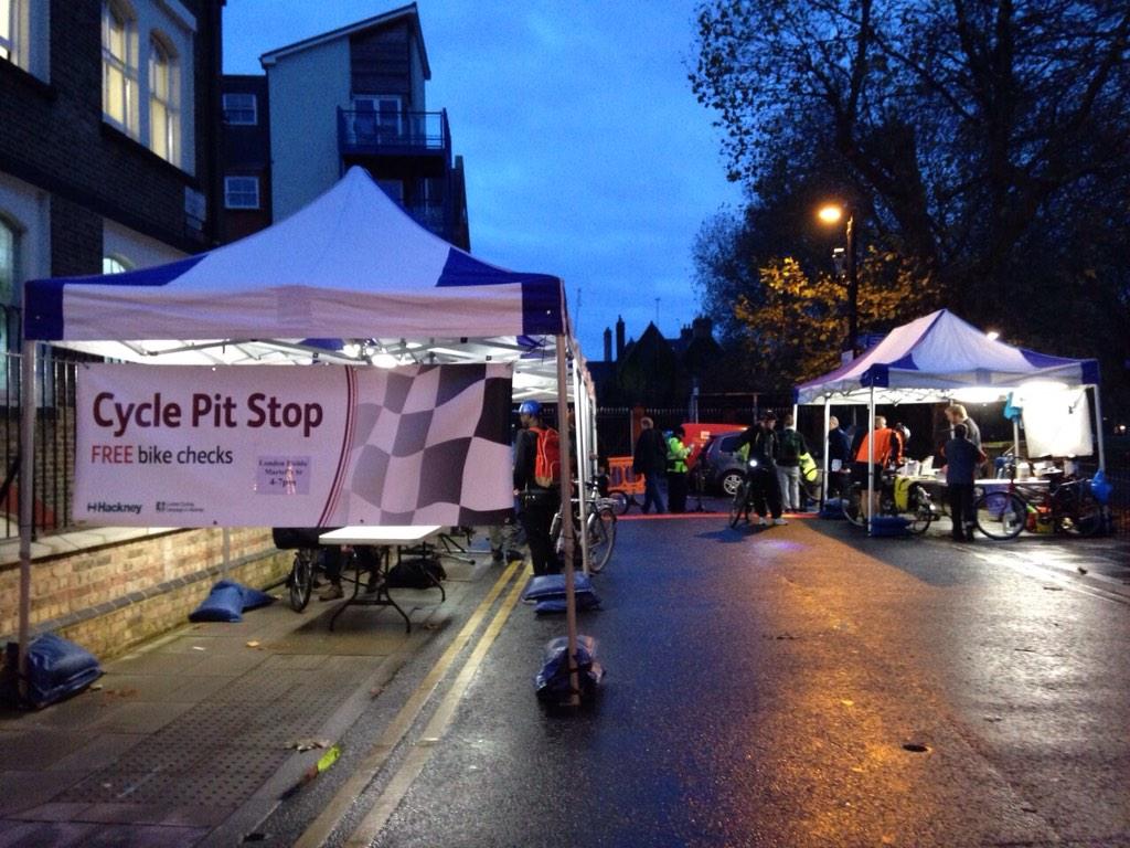 hackneycouncil's tweet photo. Cycle home by London Fields? Free bike checks &amp; security marking &amp; get a HGV-driver's view of the road #cyclehackney http://t.co/GgixKv8nNW