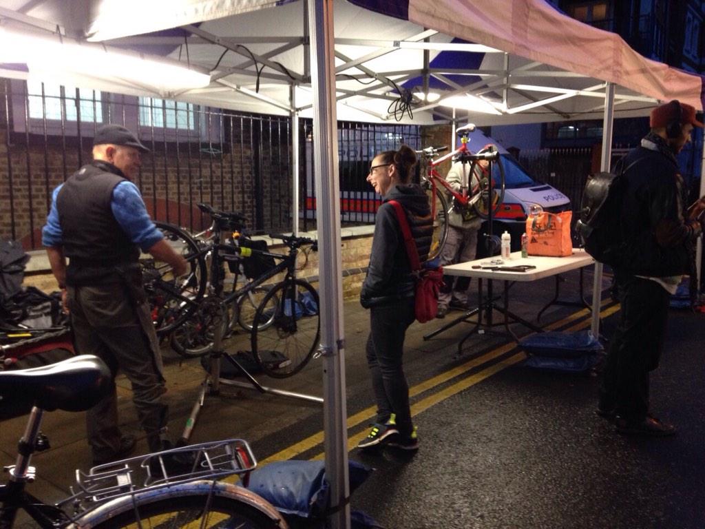 hackneycouncil's tweet photo. Cycle home by London Fields? Free bike checks &amp; security marking &amp; get a HGV-driver's view of the road #cyclehackney http://t.co/GgixKv8nNW