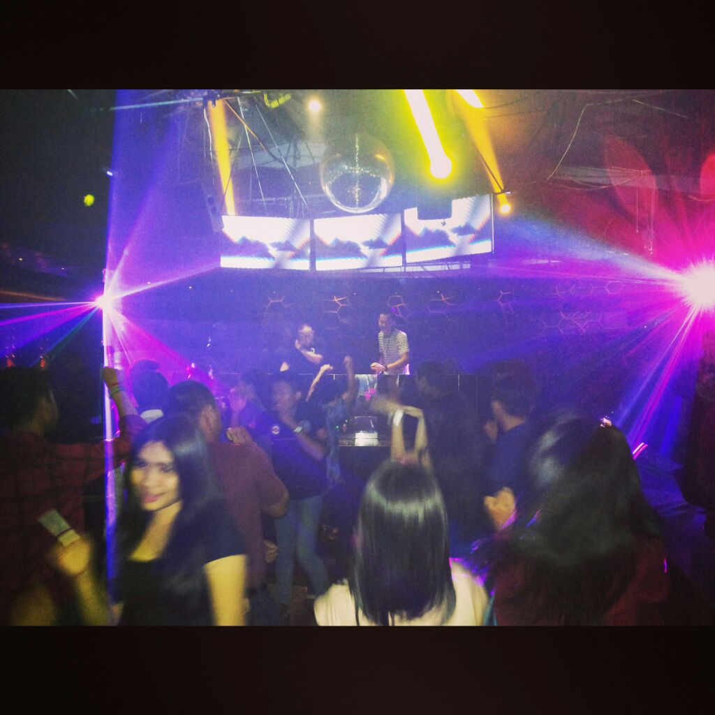 <a href="/Entourage_Bdg/">ENTOURAGE</a> NOW!