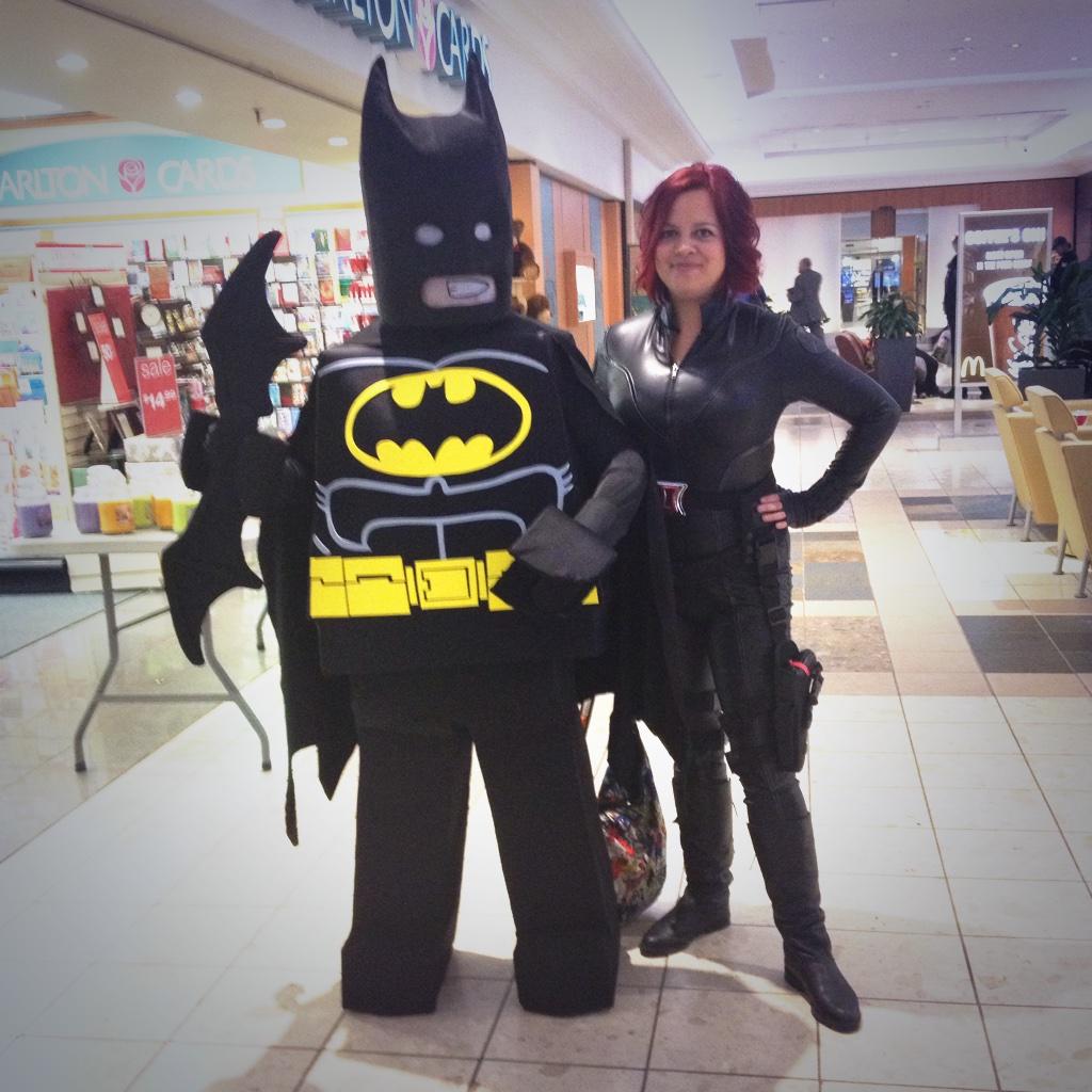 CollectThemAll1's tweet photo. #LEGOBatman & Black Widow from #HalCon2014! http://t.co/0C638Tu7TV