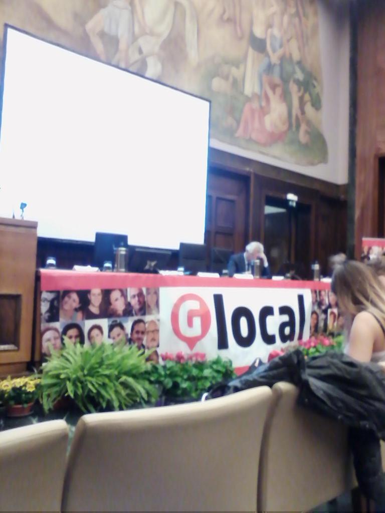VareseTimes's tweet photo. Conferenza delle 18. Tema: EXPO. http://t.co/aeeEytTDVw