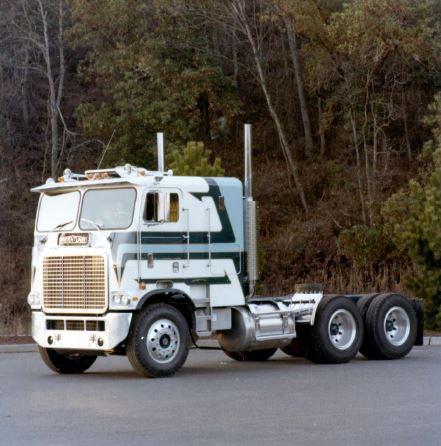 freightliner's tweet photo. This #Freightliner #Powerliner represents the model’s last year. Production of the truck ceased in Dec 1978. #tbt http://t.co/di597C8ehK
